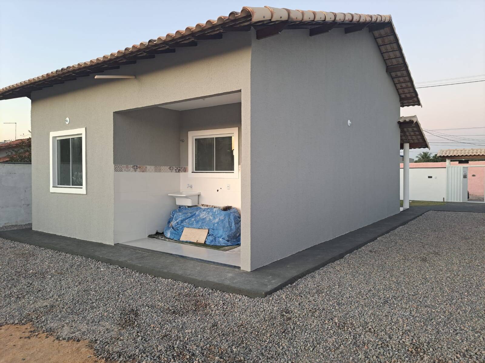Casa Itaipuaçu. A proveite excelente oportunidade em terreno inteiro.