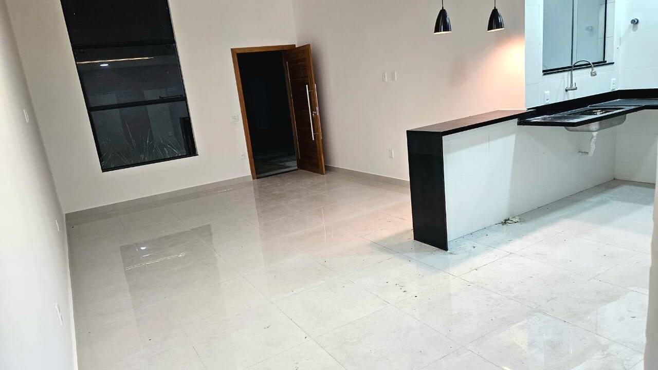 Casa linear, estilo contemporâneo com 3 qtos 1 suíte, Jardim Atlânti. Oeste