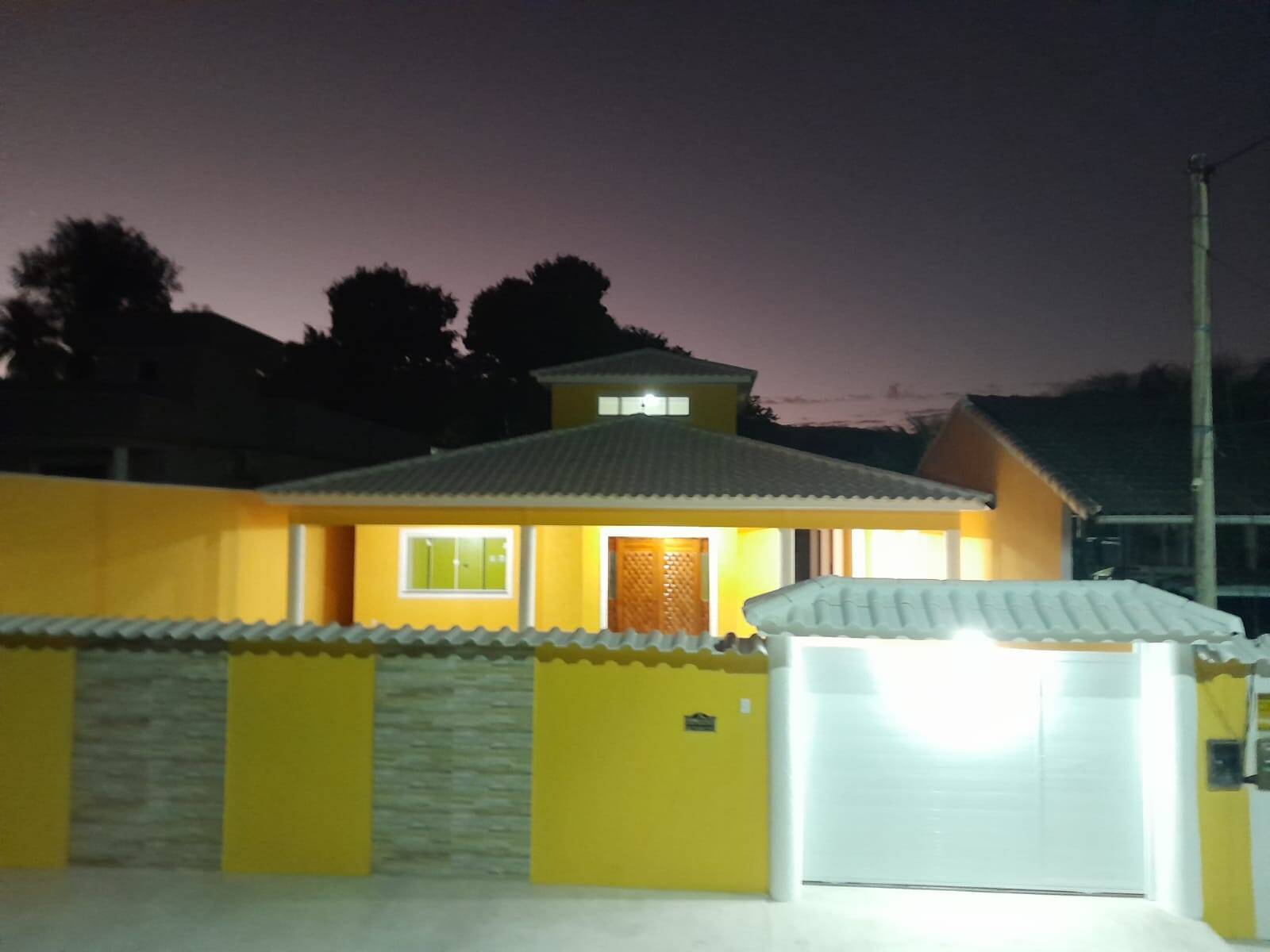 Espetacular casa de fino acabamento em Inoã 1ª locação